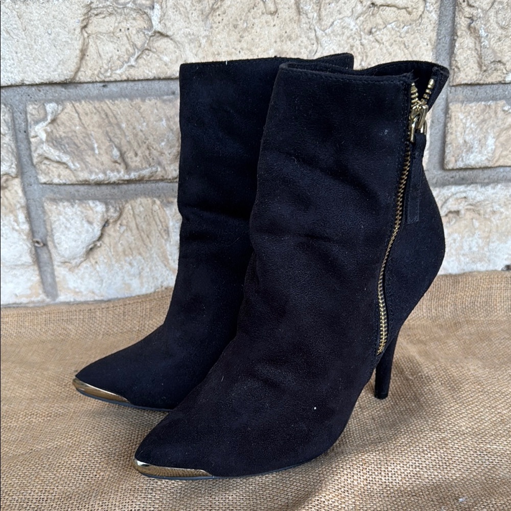Elegant Black Suede Ankle Boots just Fab Size 6